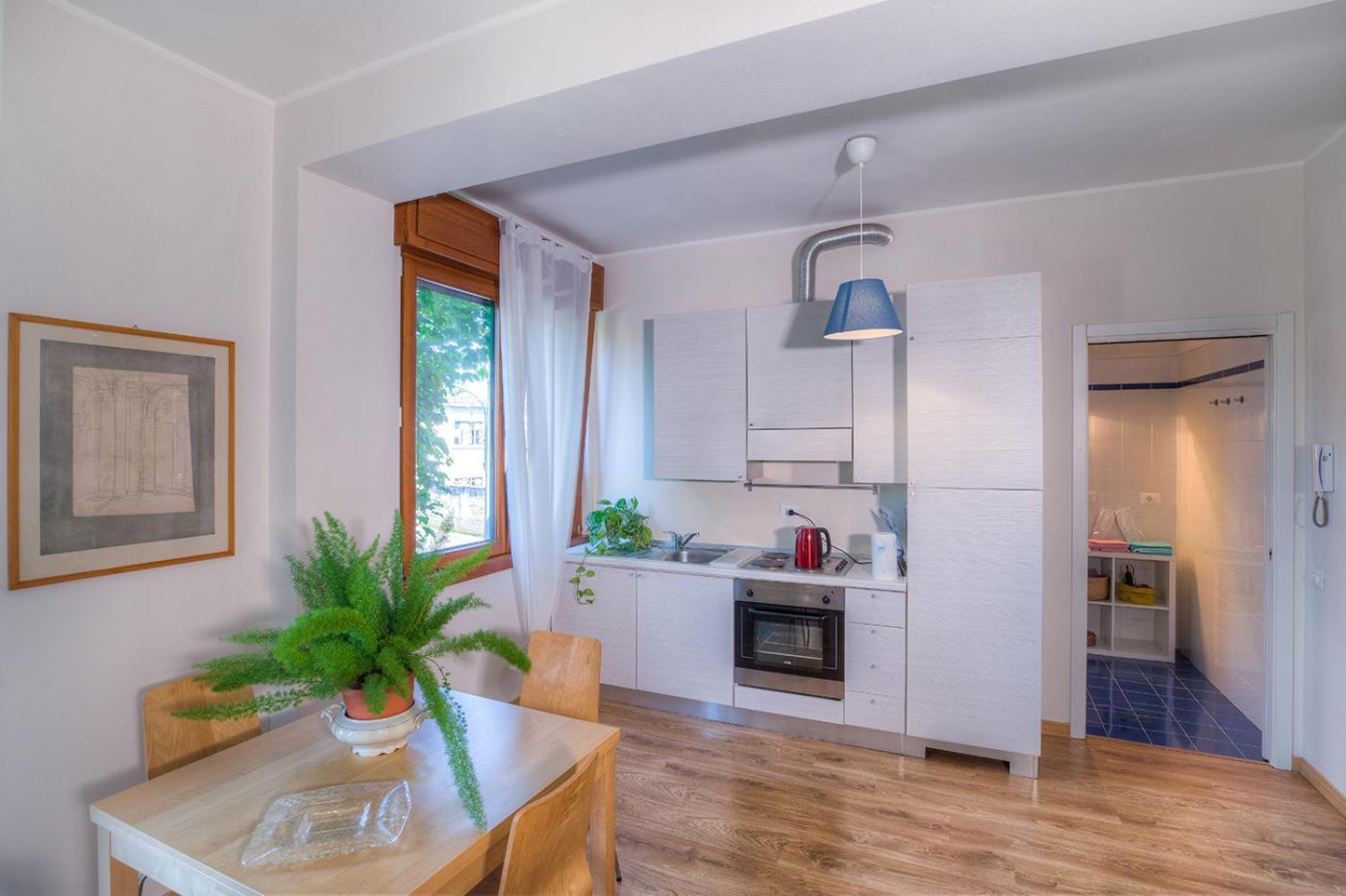 Rita'S Garden Bed & Breakfast San Vittore Olona Rom bilde
